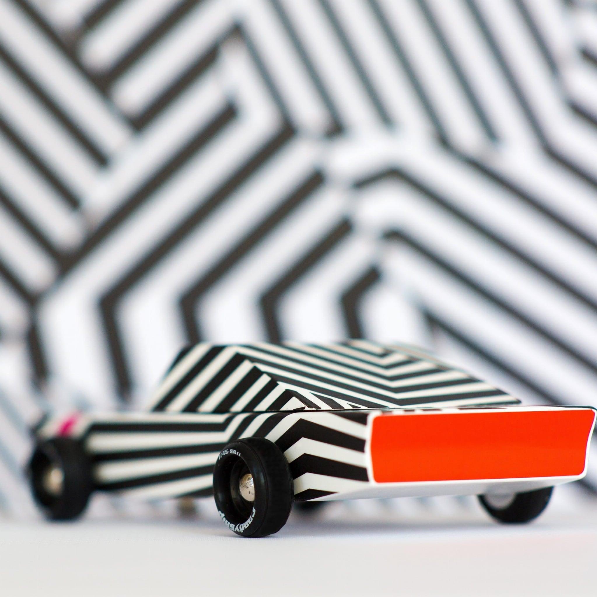 Candylab Toys: drewniany samochód Speed Racer Ghost - Noski Noski