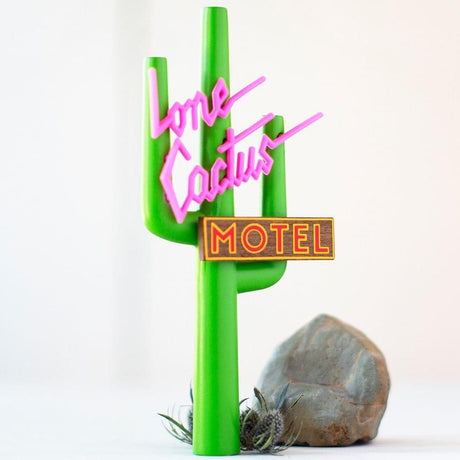 Candylab Toys: szyld z neonem Lone Cactus - Noski Noski