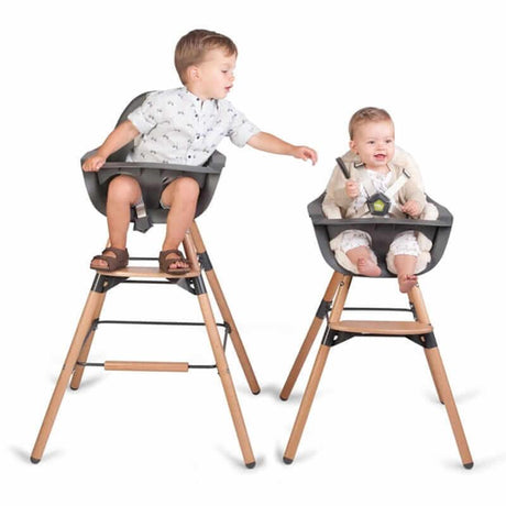 Regulowane krzesełko do karmienia Childhome Evolu 2, ergonomiczne i bezpieczne, rośnie razem z dzieckiem.