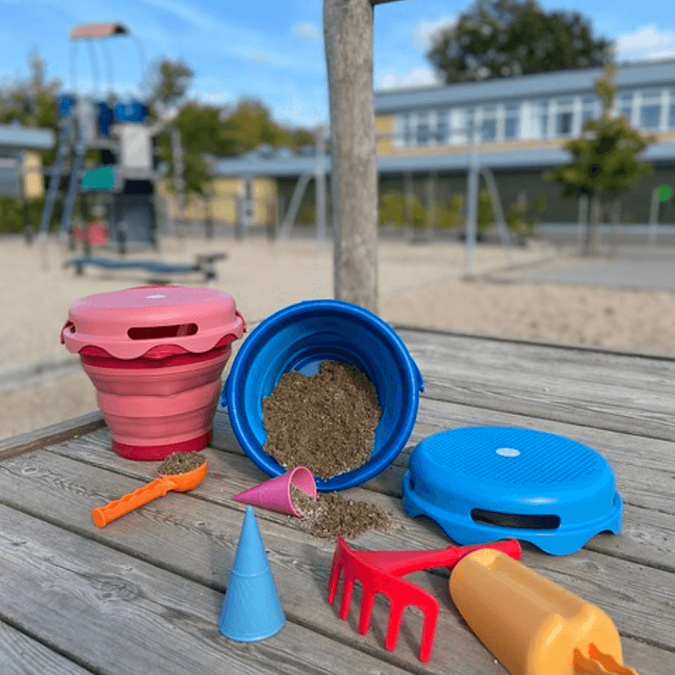 CompacToys: składane wiaderko z zabawkami do piasku 7w1 - Noski Noski