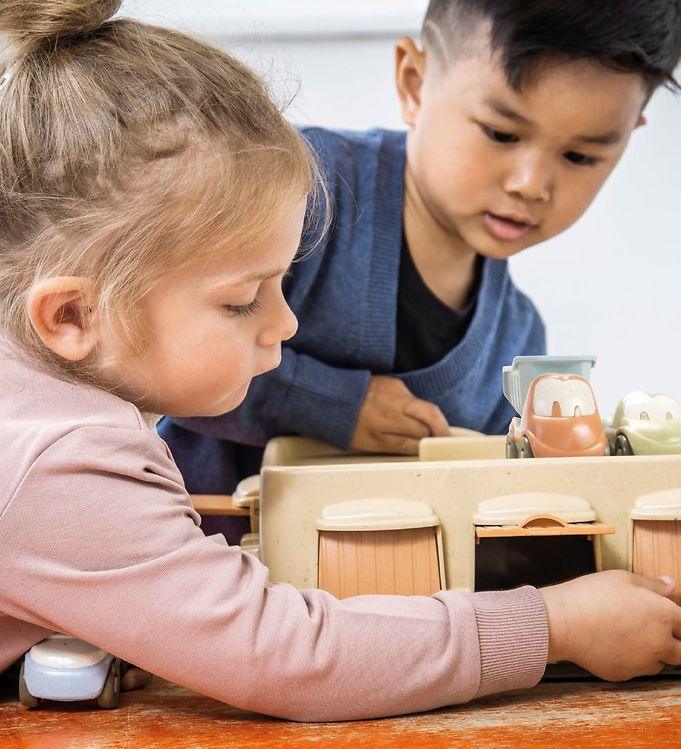 Dantoy: garaż z autkami z trzciny cukrowej z kartonowymi zabawkami BIOplastic - Noski Noski