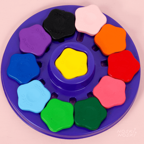 Kolorowe kredki świecowe Djeco Flower Crayons kwiatki, ergonomiczne, bezpieczne i idealne dla dzieci.