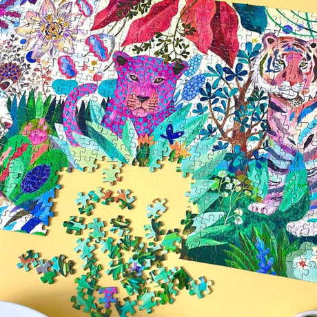 Puzzle 1000 elementów Djeco Rainbow Tigers - wyjątkowe puzzle dla dorosłych z tęczowymi tygrysami i bujną przyrodą.