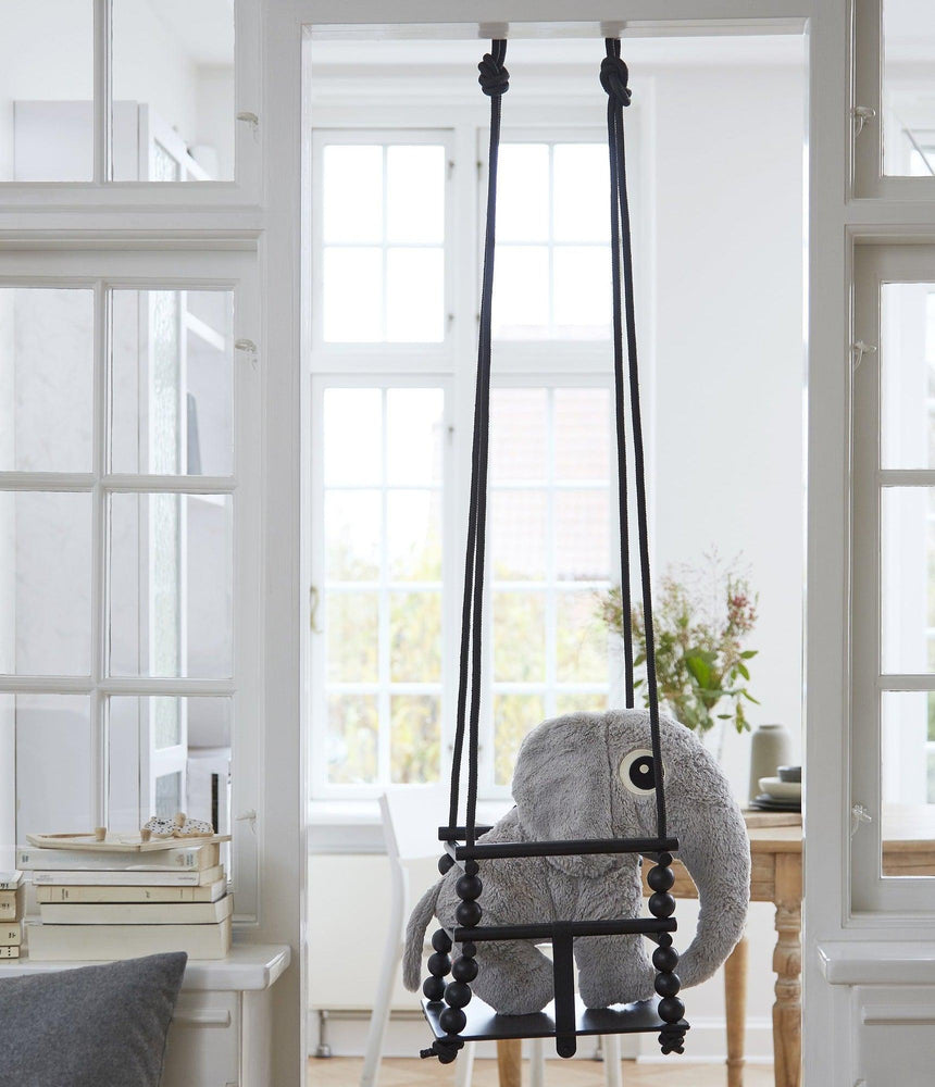 Done by Deer: drewniana huśtawka Wooden Swing - Noski Noski