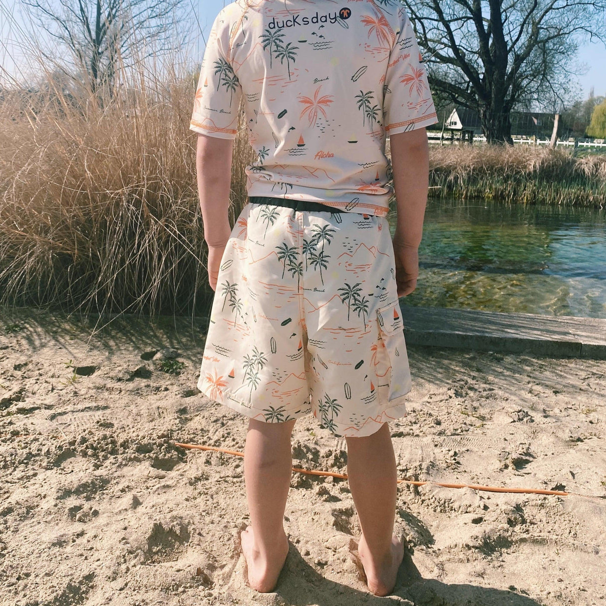 Kąpielówki męskie Ducksday Boardshorts Boys UV z filtrem UV50+, elastyczne, szybkoschnące i oddychające dla komfortu w wodzie.