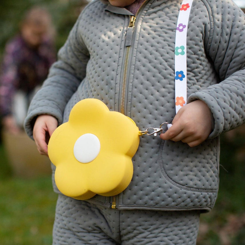 Elle Porte: silikonowa torebka kwiatek Bellis - Noski Noski