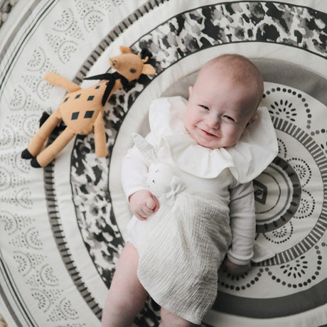 Dwustronna mata dla niemowlaka Elodie Details z bawełny Oeko-Tex, idealna do zabawy i wypoczynku, wypełnienie piankowe.