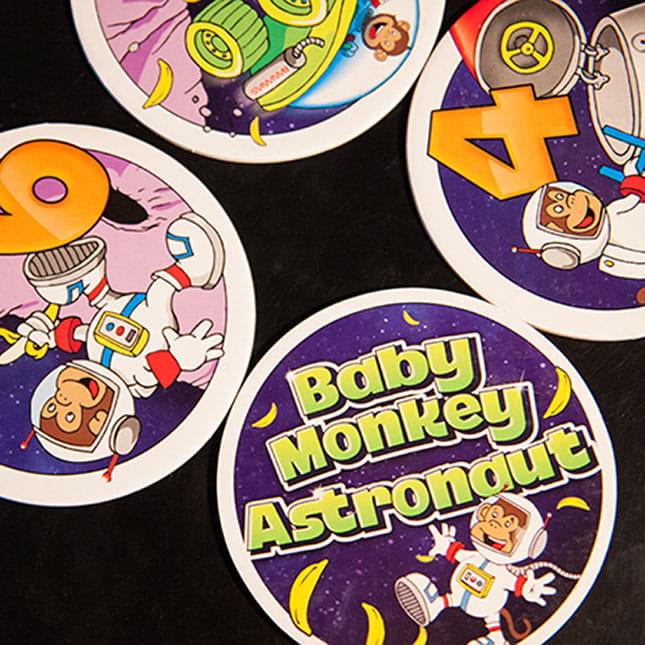 Fat Brain Toys: gra małpka odlicza Baby Monkey Astronaut - Noski Noski