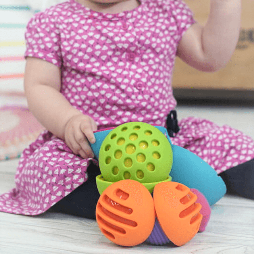 Fat Brain Toys: kula motoryczna OombeeBall - Noski Noski