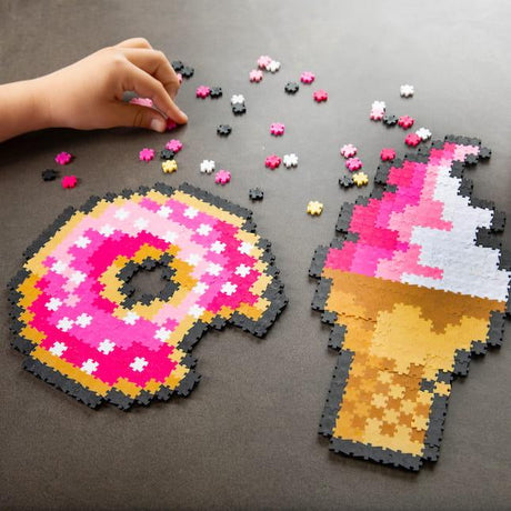 Kolorowe puzzle Fat Brain Toys Jixelz 700 elementów, rozwijają kreatywność i wyobraźnię poprzez pixel art.