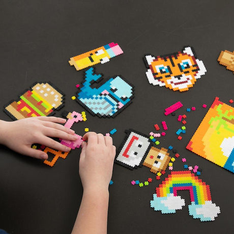Puzzle Jixelz Creator Fat Brain Toys 3000 elementów - kreatywny zestaw układanek pixel puzzles, inspirujący dziecięcą wyobraźnię.