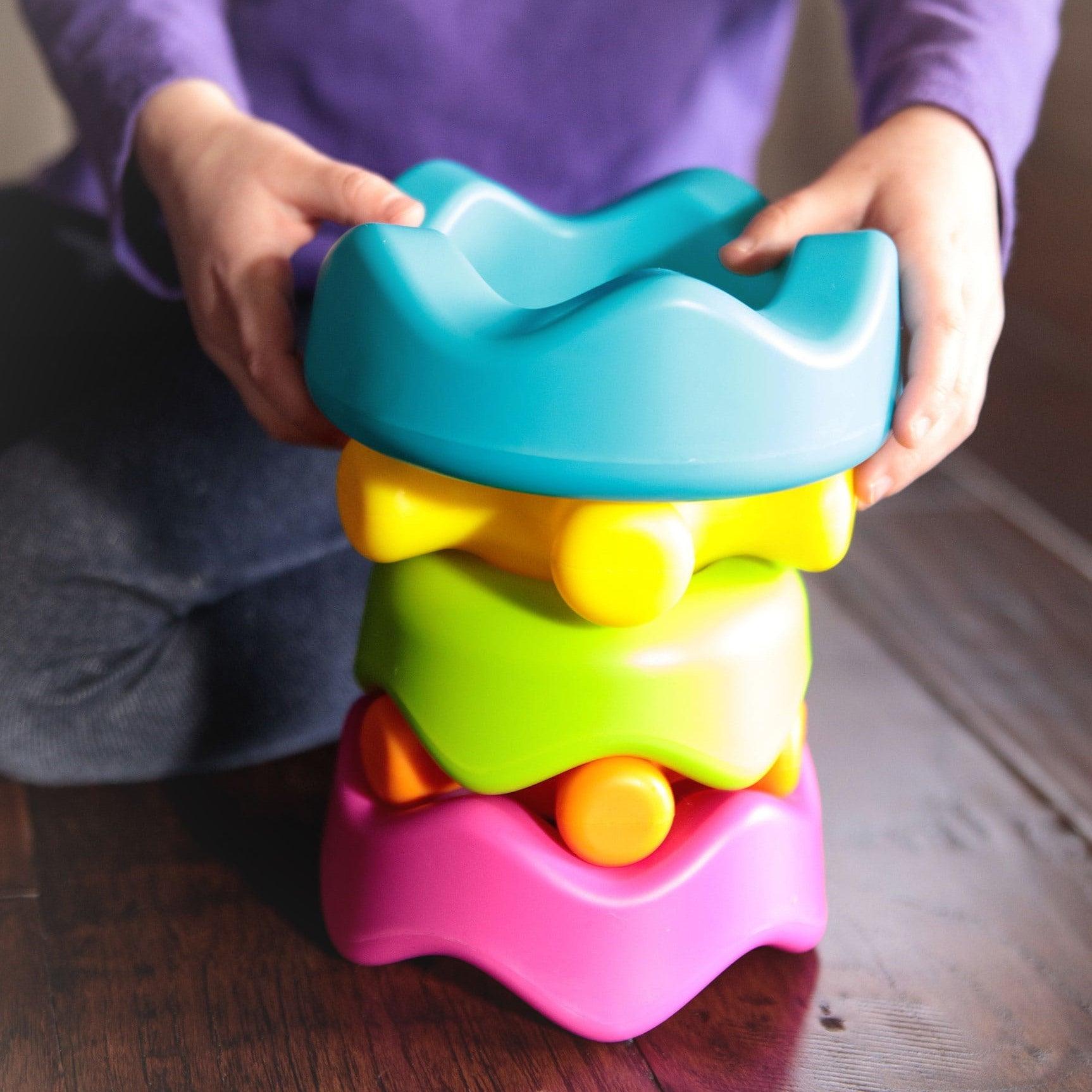 Fat Brain Toys: zabawka kąpielowa kumple z wiaderka Pail Pals - Noski Noski