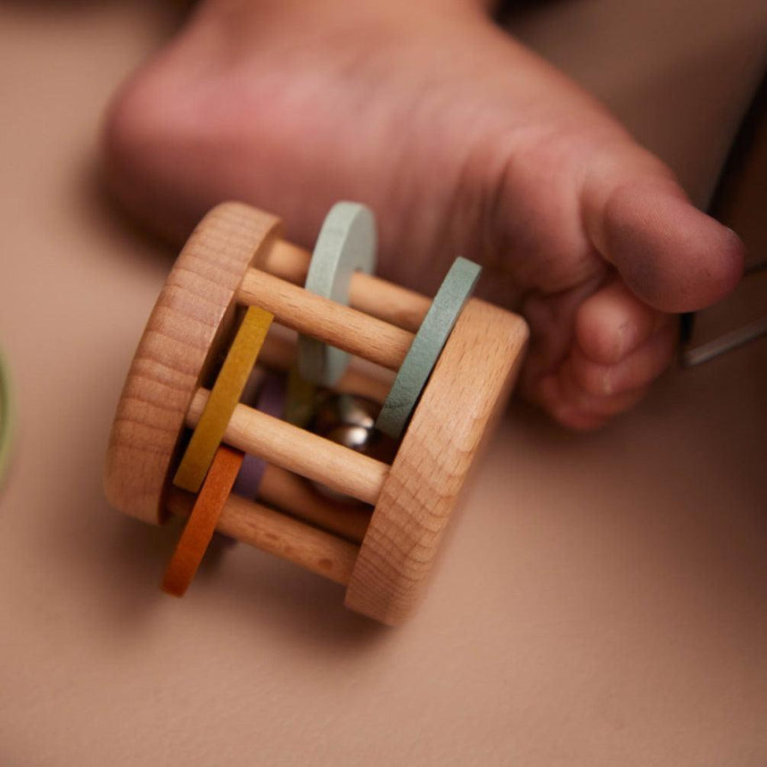 Filibabba: zabawki sensoryczne w walizce My First Wooden Sensory Toys - Noski Noski