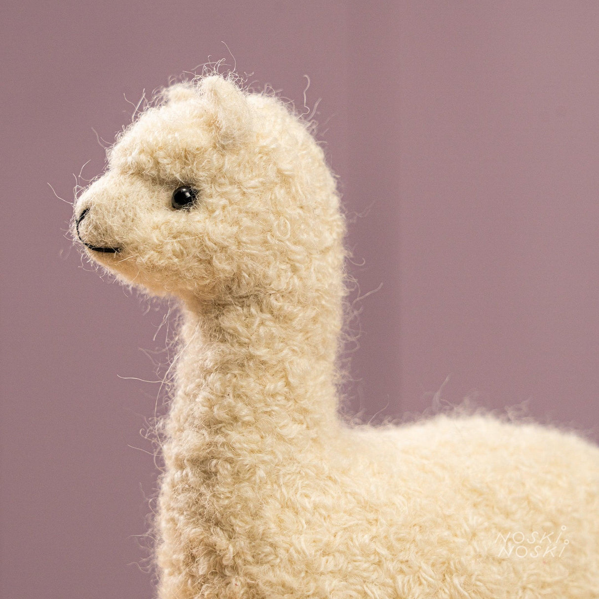 Gabo Wool: wełniana figurka alpaka Mama Alpaca 15 cm - Noski Noski