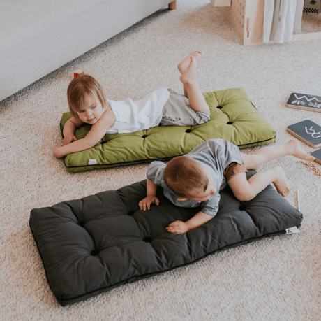 Bawełniany materac futon Good Wood Poducha Leniucha - komfortowy, ekologiczny wybór dla malucha do bujaka i ćwiczeń.