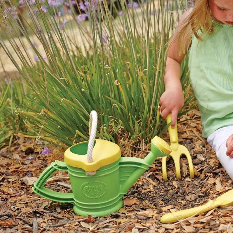 Green Toys: narzędzia ogrodowe i konewka Watering Can - Noski Noski