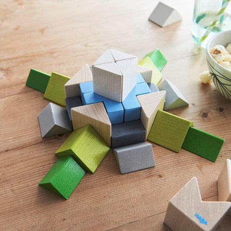 Drewniana układanka 3D Haba Nordic, 36 klocków, 10 kart modeli, rozwijająca wyobraźnię i zdolności manualne dla dzieci od 3 lat.