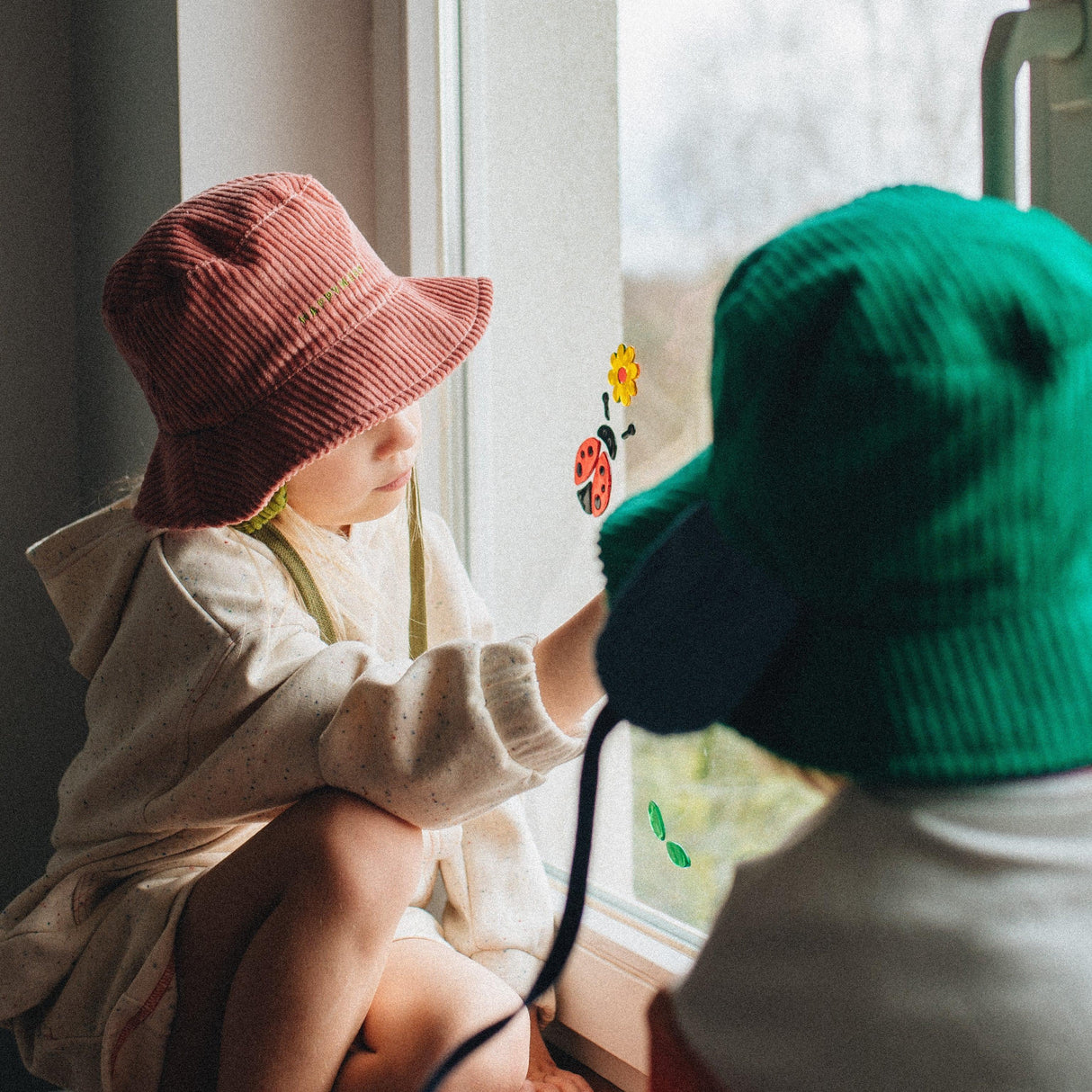 Happymess: kapelusz sztruksowy Bucket Hat - Noski Noski