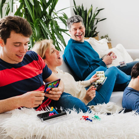 IUVI Games: podróżna gra logiczna IQ Six Pro Smart Games - Noski Noski