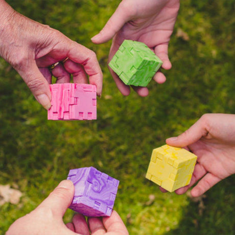 Puzzle 3D Iuvi Games Happy Cube Expert, łamigłówka dla dorosłych, kolorowe kostki o rosnącym poziomie trudności.
