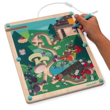 Labirynt magnetyczny Janod Las – zabawka edukacyjna, gry zręcznościowe, ćwiczy koordynację i koncentrację dziecka.