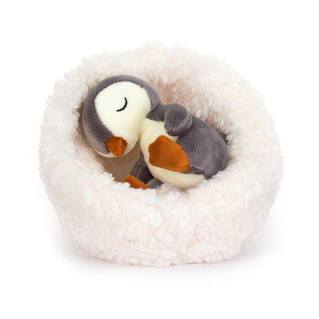 Maskotka pingwin Jellycat Hibernating śpiący w gniazdku, 13 cm, mięciutki pluszak do zasypiania i zabawy.