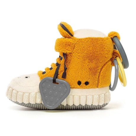Jellycat: zawieszka but Kicketty Sneaker Activity Toy 14 cm - Noski Noski