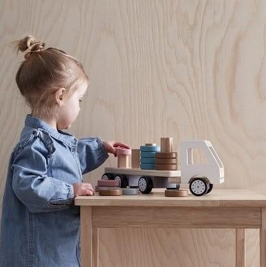 Kid's Concept: drewniana ciężarówka z klockami Aiden - Noski Noski