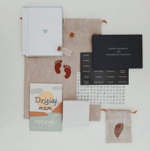 Kidspace: pamiątkowe pudełko Moments Memory Box - Noski Noski
