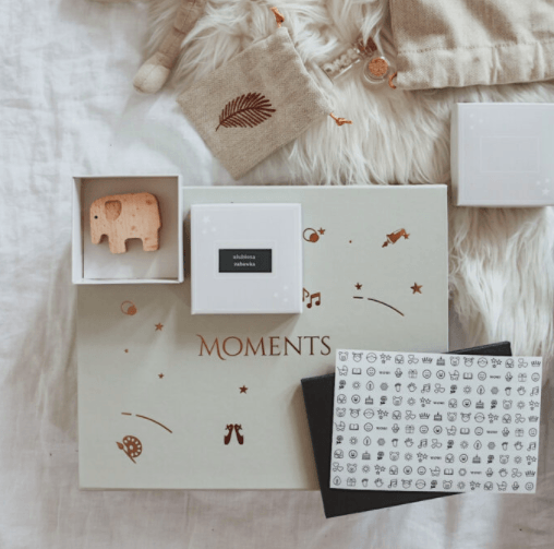Kidspace: pamiątkowe pudełko Moments Memory Box - Noski Noski