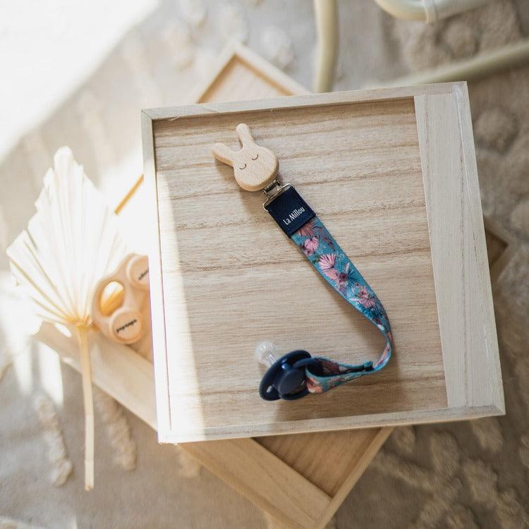 La Millou: zawieszka na smoczek Woody Bunny - Noski Noski