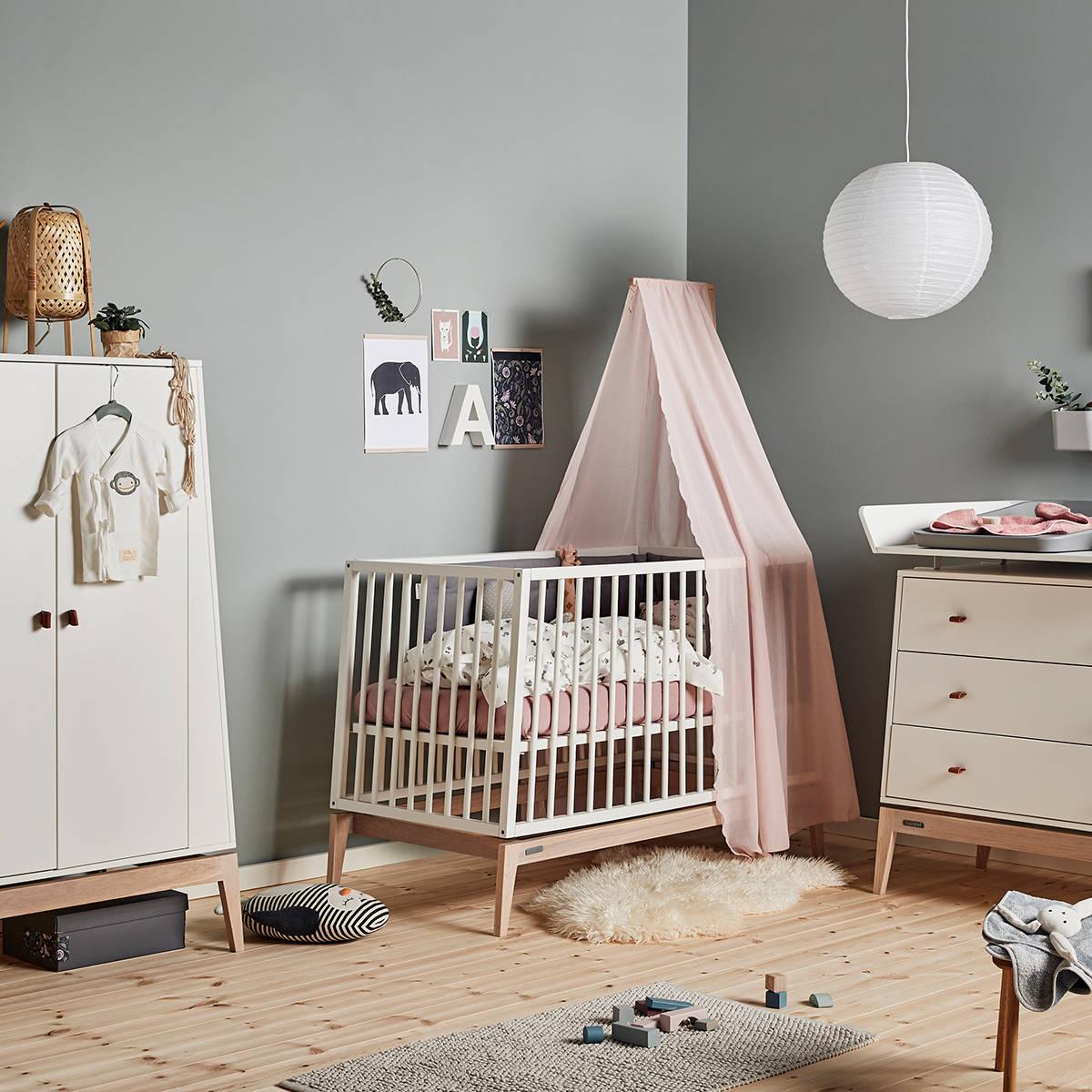 Leander: łóżeczko dziecięce Luna Baby 0-3 lata - Noski Noski