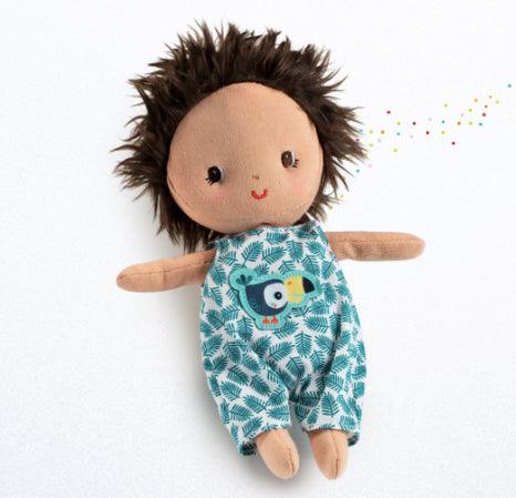 Lilliputiens: materiałowa lalka dzidziuś w nosidełku Ari - Noski Noski