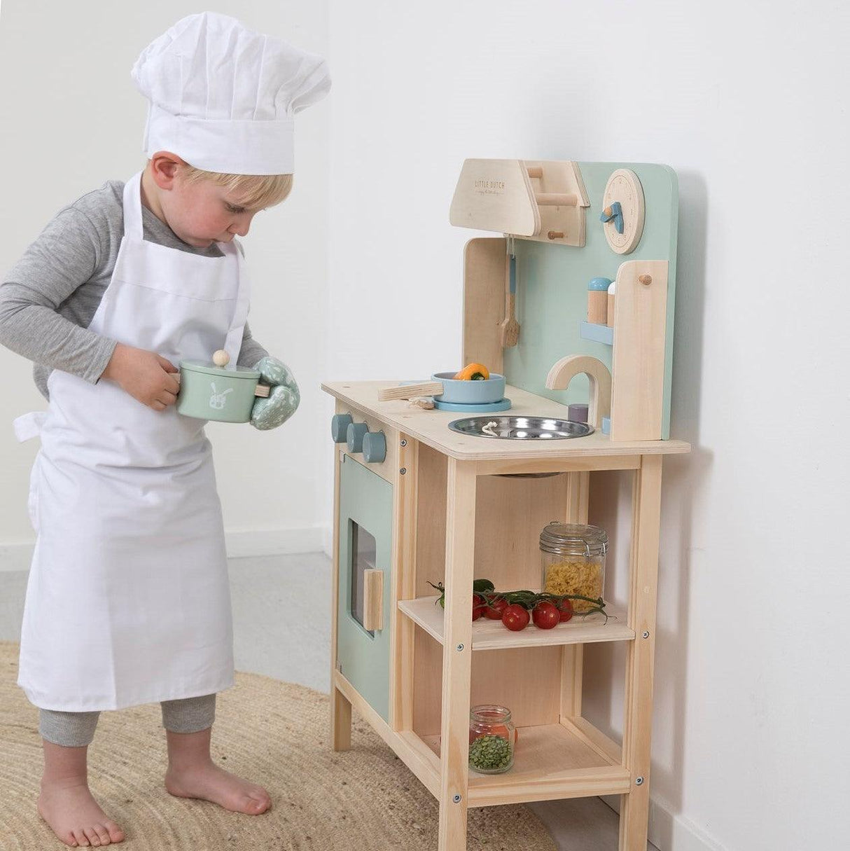 Little Dutch: drewniana kuchnia Toy Kitchen - Noski Noski