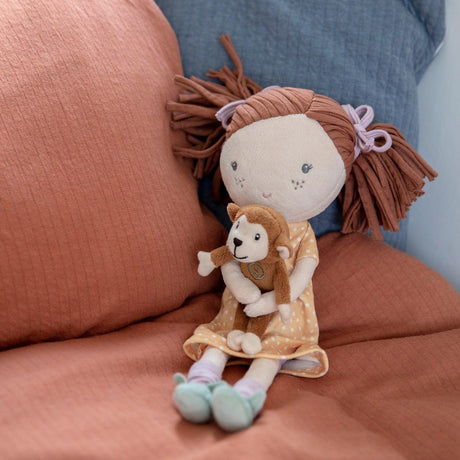 Lalka materiałowa Little Dutch Sophia 35 cm - idealna zabawka dla dziewczynek, wykonana z miękkiej bawełny organicznej.
