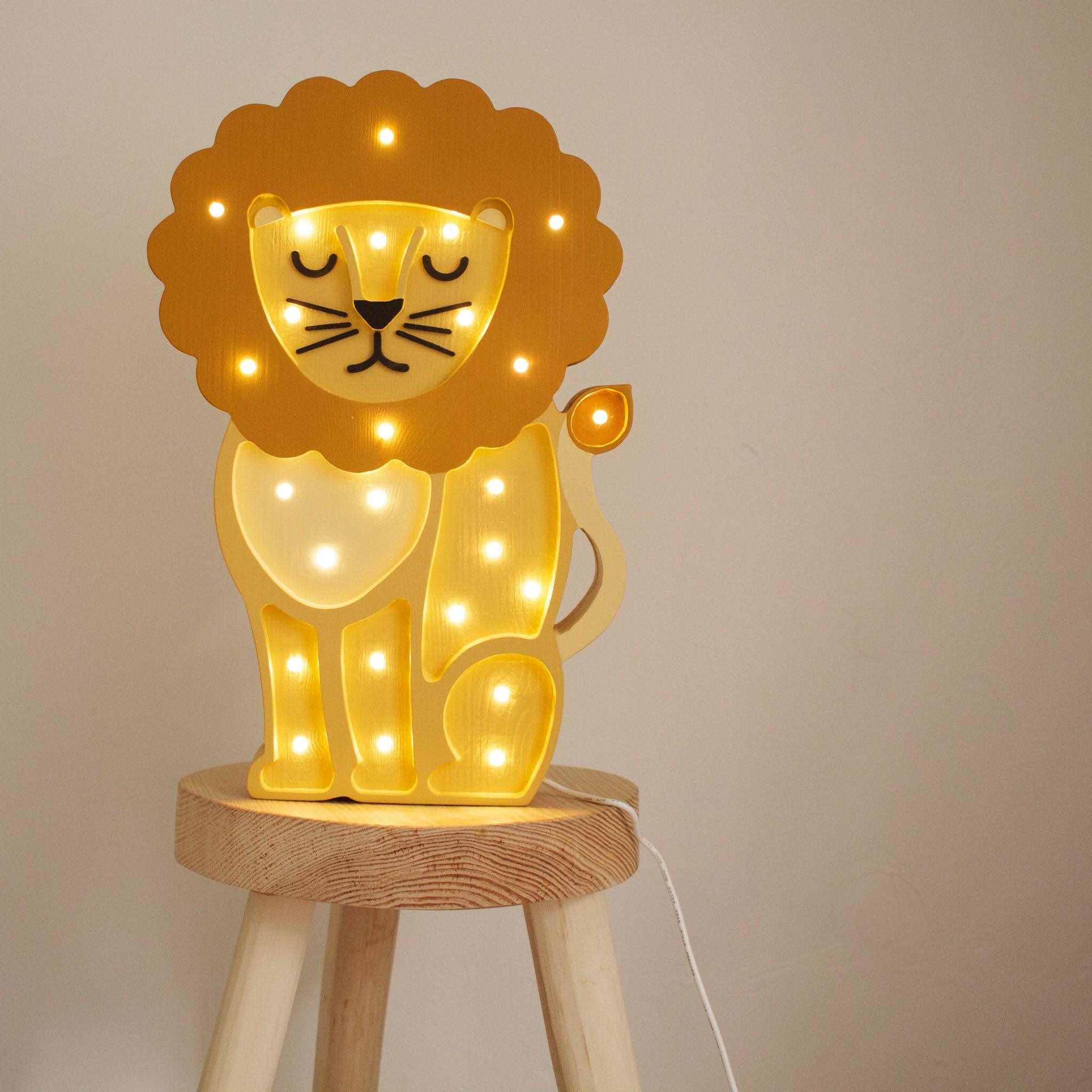 Little Lights: lampa lew Lion - Noski Noski