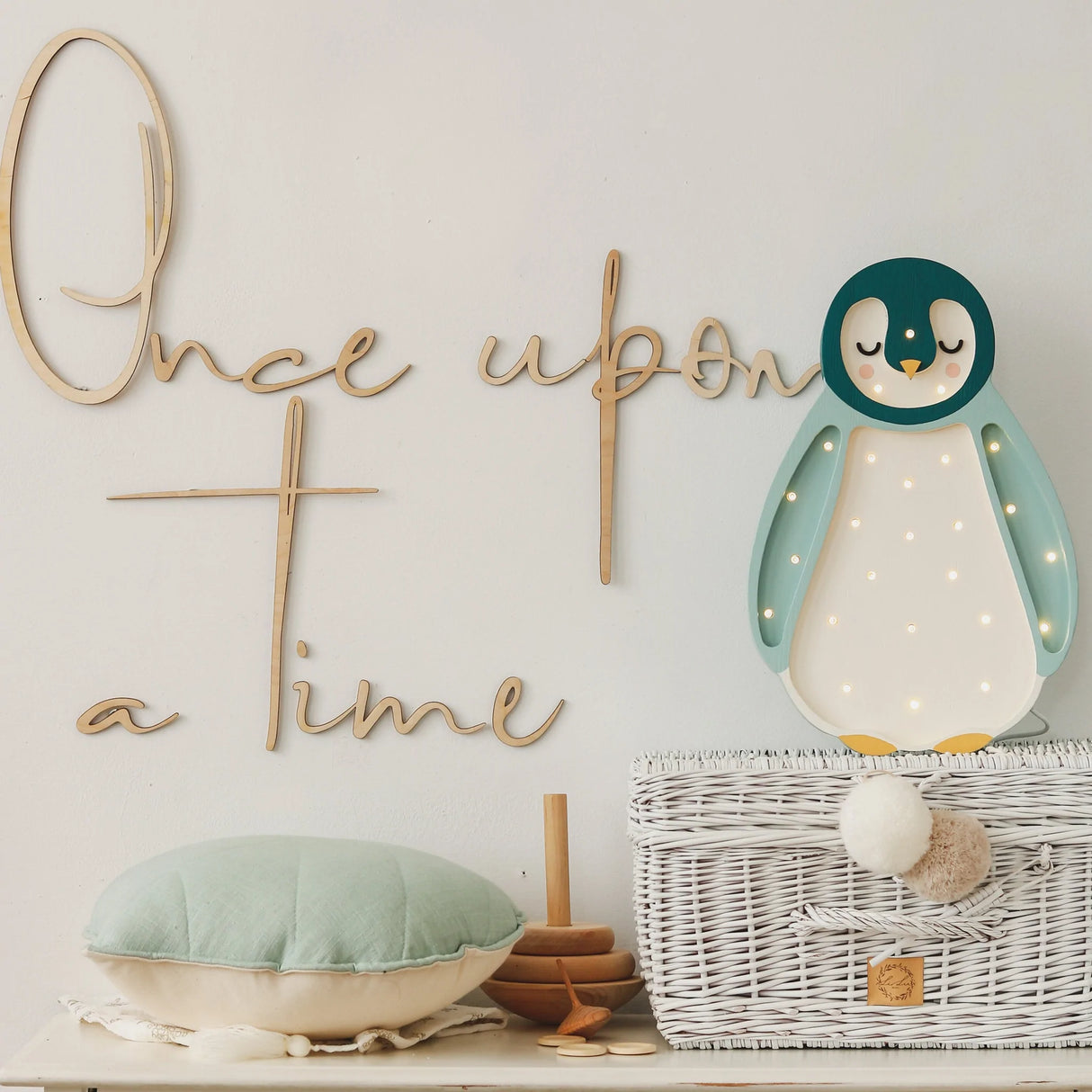 Little Lights: lampa pingwinek Penguin Teal - Noski Noski