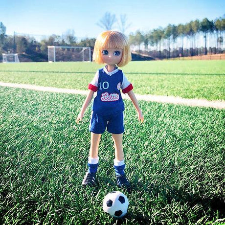 Lottie: ubranko dla lalki piłkarki Branksea United - Noski Noski