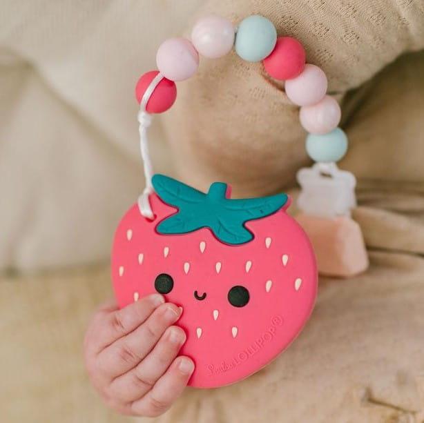 Loulou Lollipop: gryzak silikonowy z zawieszką truskawka Strawberry - Noski Noski