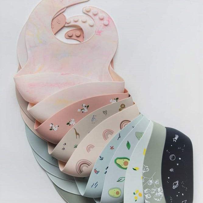 Loulou Lollipop: śliniak silikonowy we wzory Printed Bib - Noski Noski