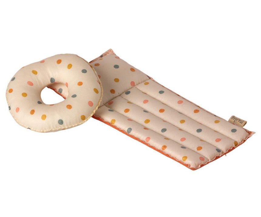 Maileg: dmuchany materac w kolorowe kropki Multi Dot - Noski Noski