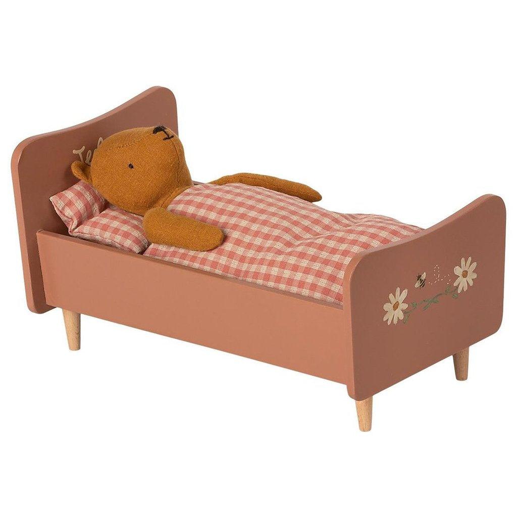 Maileg: drewniane łóżko dla misia Wooden Bed for Teddy Mum - Noski Noski
