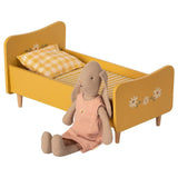 Maileg: drewniane łóżko Mini Wooden Bed Yellow - Noski Noski