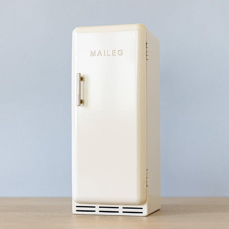 Maileg: lodówka dla myszek biała Miniature Fridge - Noski Noski