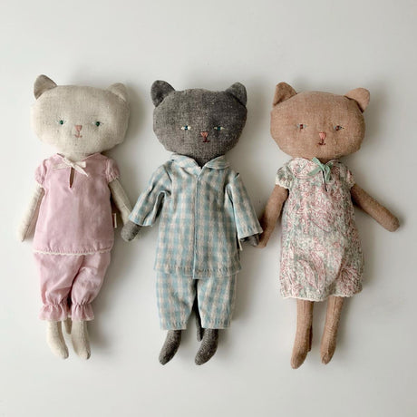 Maileg: maskotka kotek w piżamce Chatons Kitten Ginger - Noski Noski