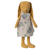 Maileg: maskotka królik w sukience Dusty Yellow Bunny 21 cm - Noski Noski