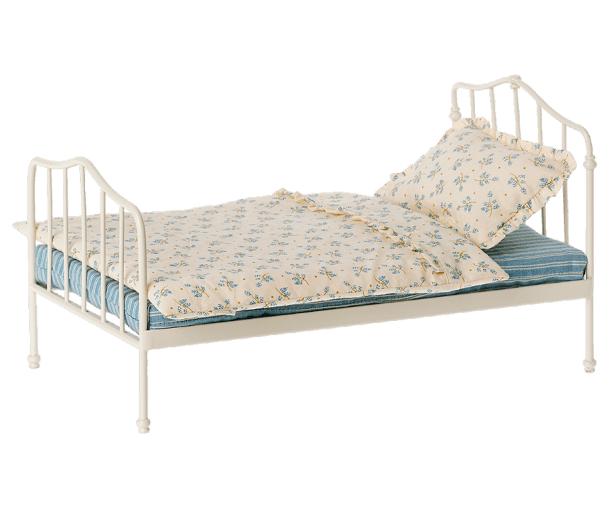 Maileg: metalowe łóżko dla króliczków i misiów Miniature Bed Blue - Noski Noski