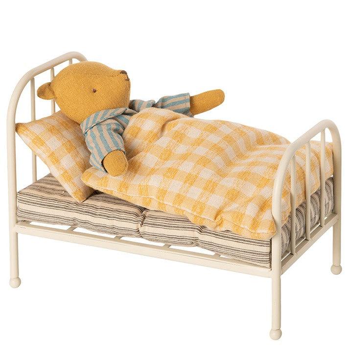 Maileg: metalowe łóżko dla misia Vintage Teddy Bed 15 cm - Noski Noski