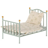 Maileg: metalowe łóżko dla myszek i króliczków Vintage Bed - Noski Noski