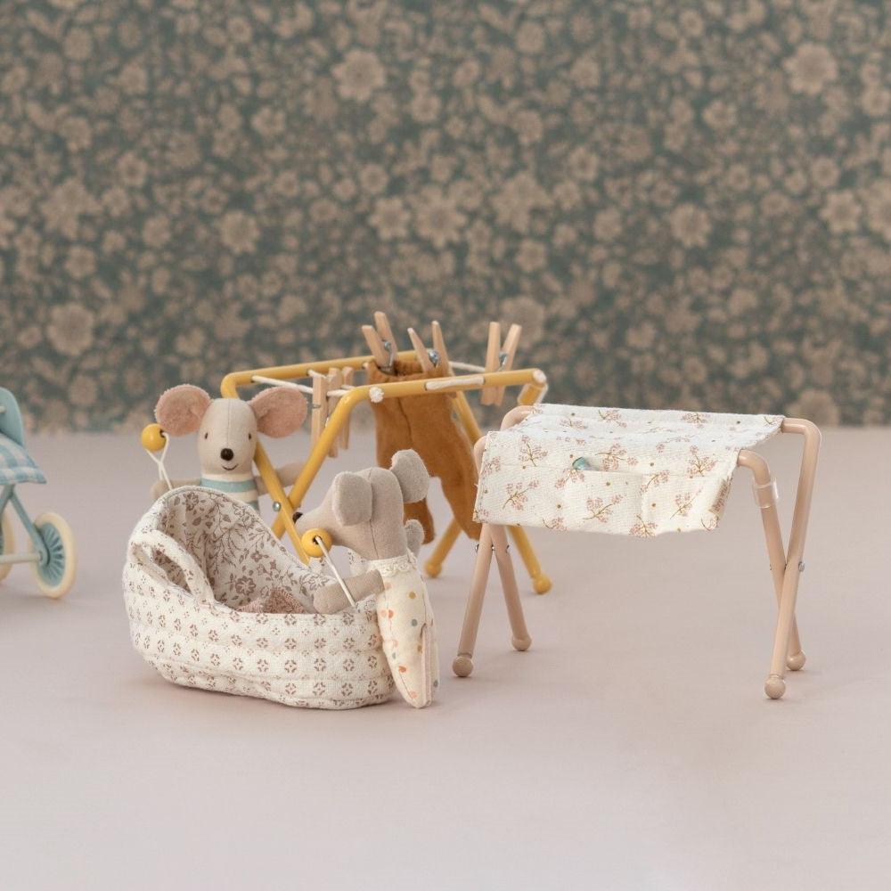 Maileg: metalowy przewijak Nursery Table Baby Mouse - Noski Noski